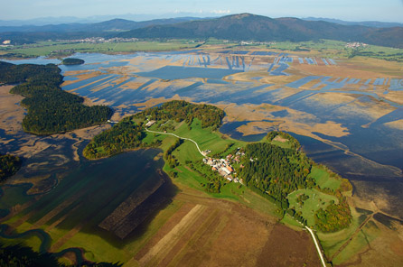 Poplavljeno Cerkniško polje